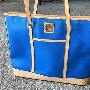 Dooney and Bourke tote bag